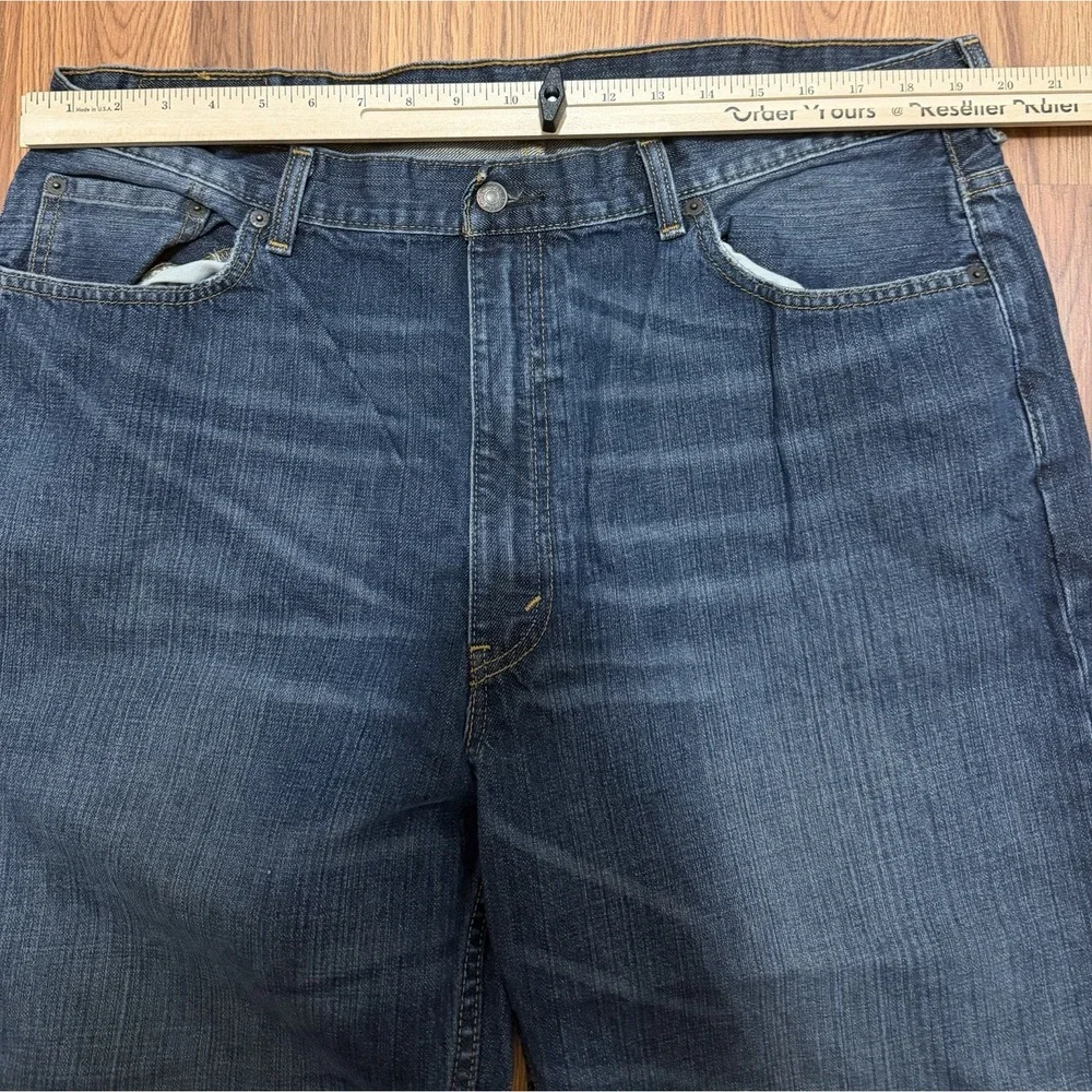 Levi's 550 Jeans Mens 42x30 Relaxed Fit Straight Leg Medium Wash